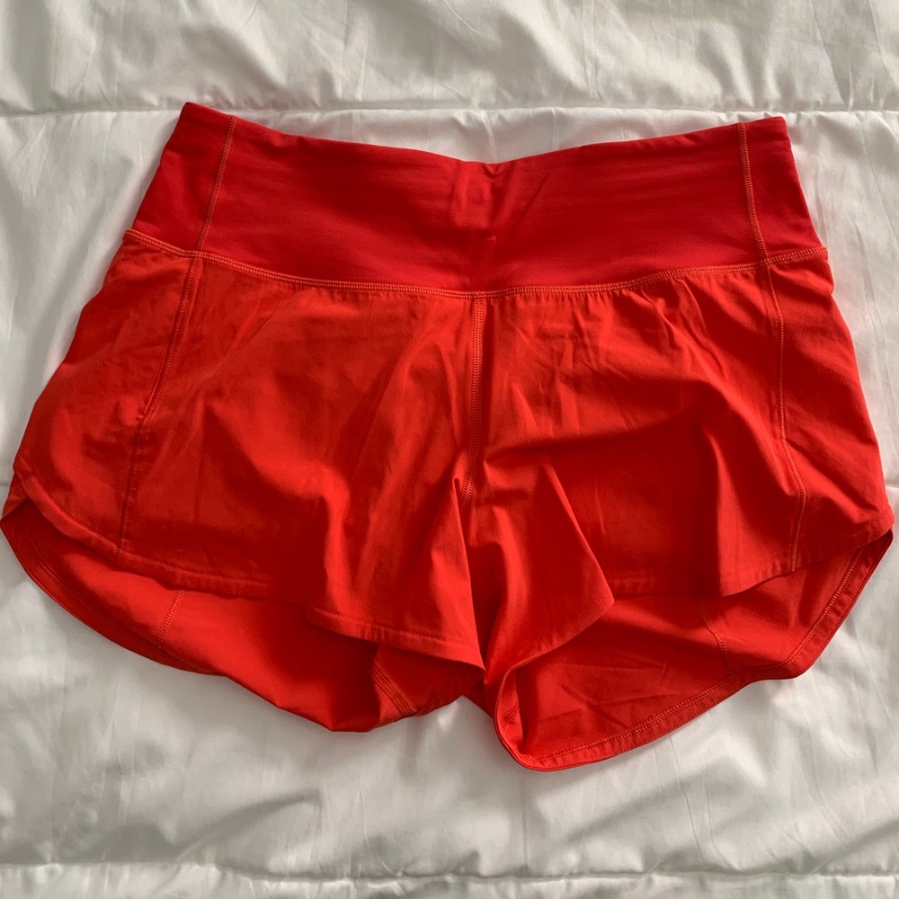 Women’s Lululemon mid-rise speed up short 4”